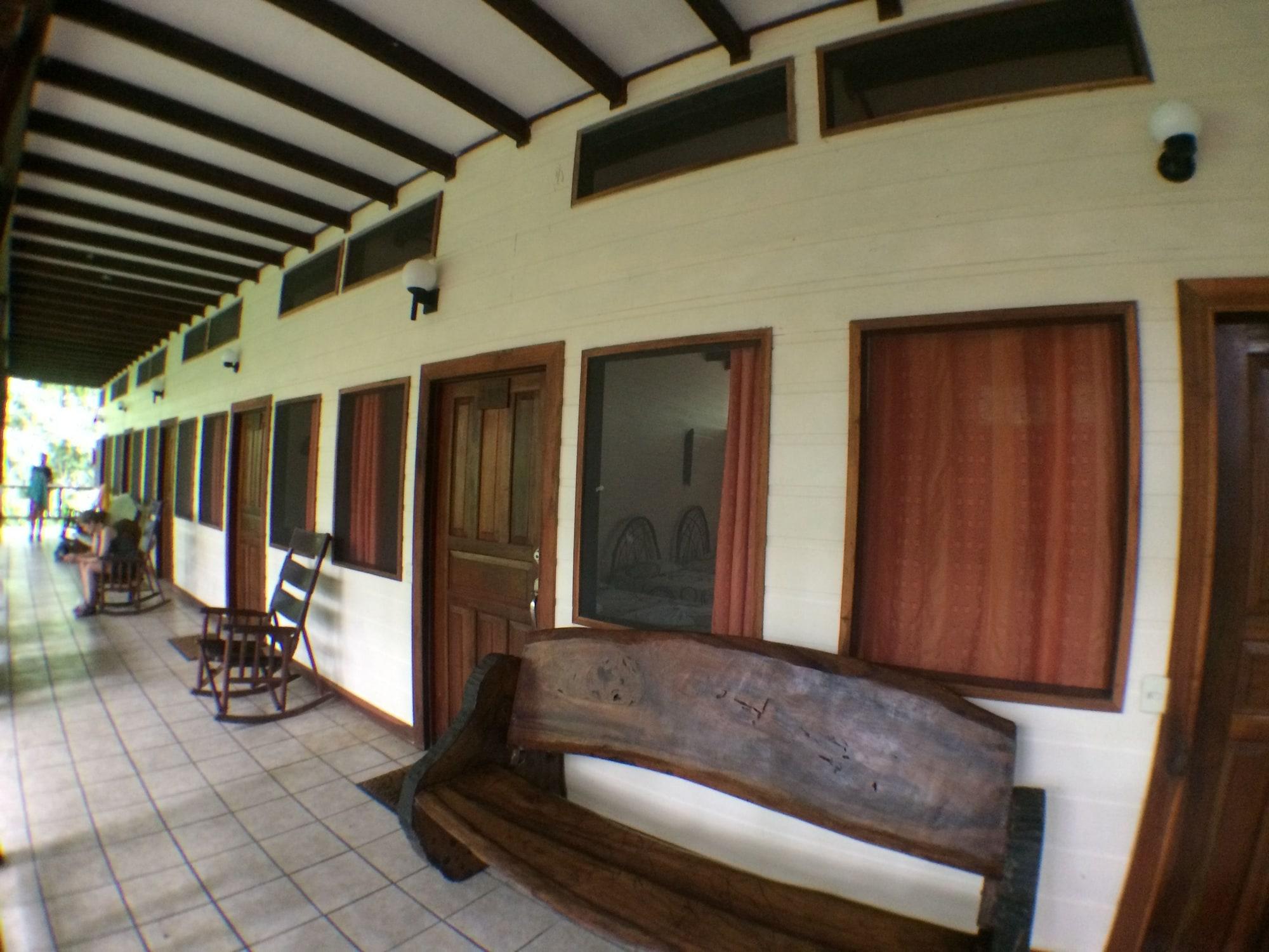 Rana Roja Lodge 托尔图格罗 外观 照片