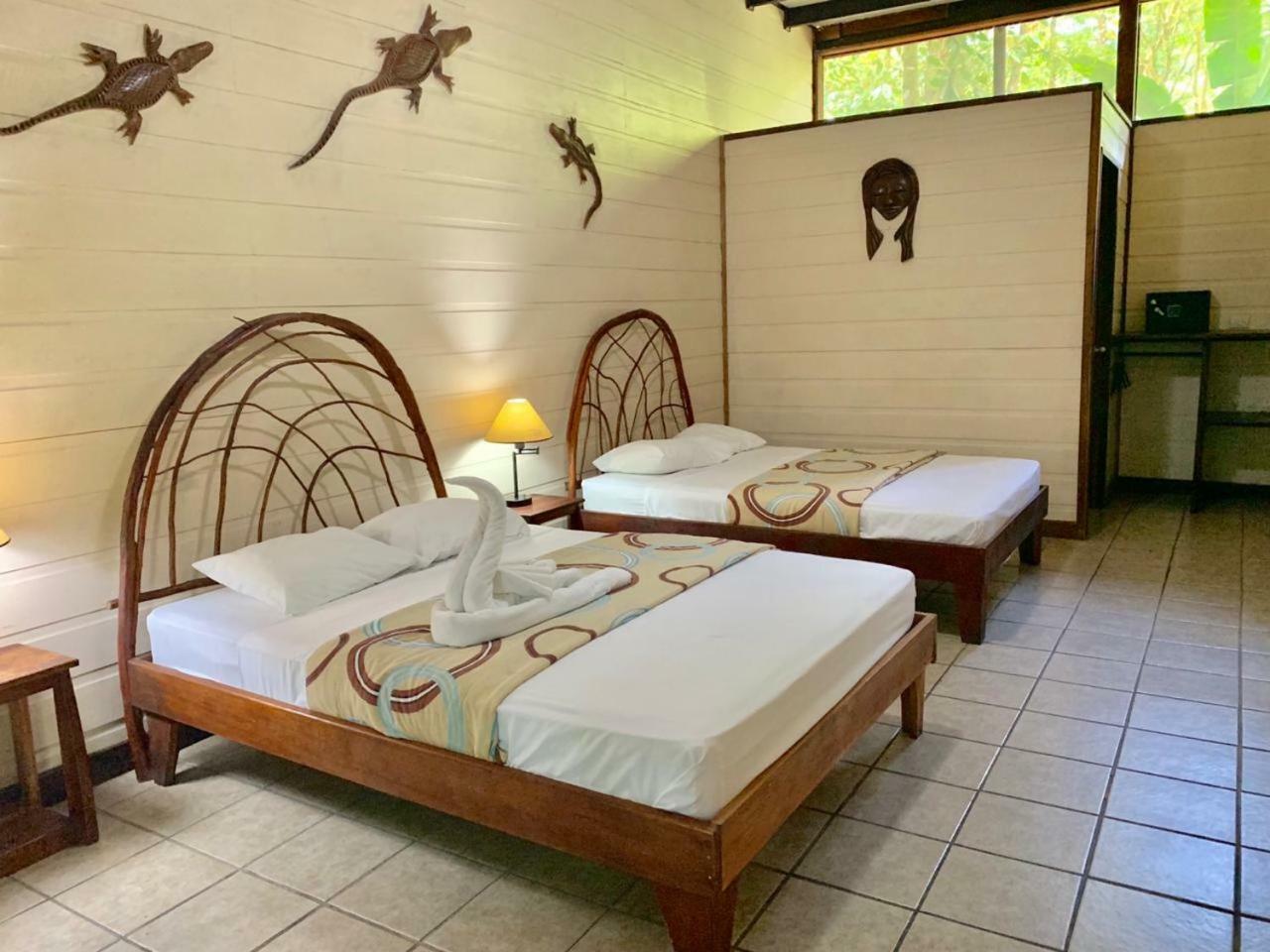 Rana Roja Lodge 托尔图格罗 外观 照片