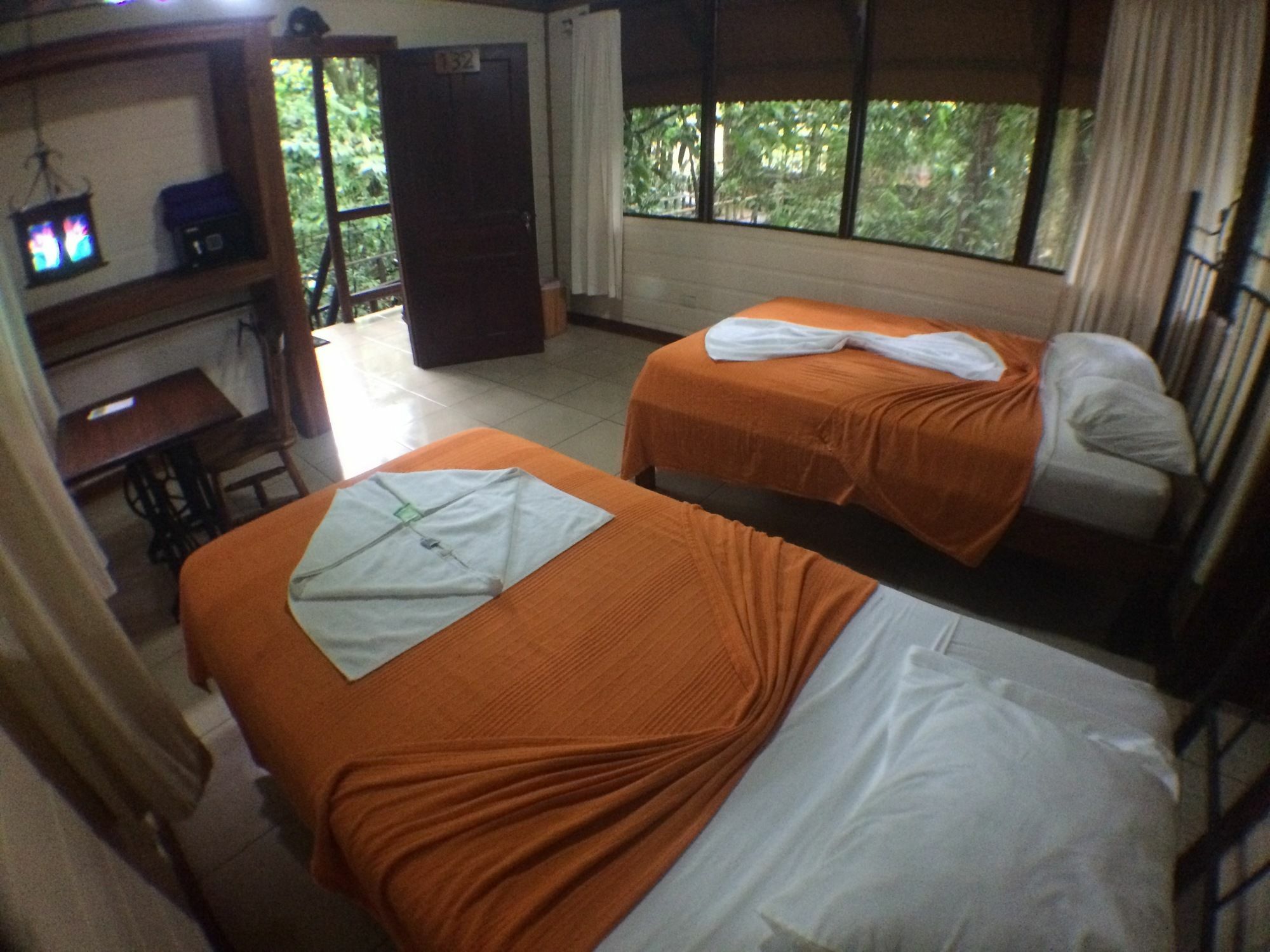 Rana Roja Lodge 托尔图格罗 外观 照片
