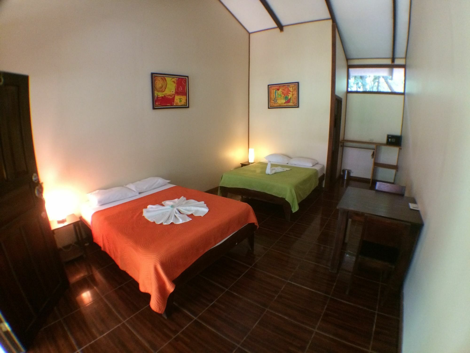 Rana Roja Lodge 托尔图格罗 外观 照片